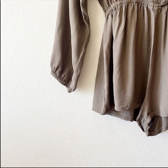 TOBI Long Sleeve Shorts Romper - Picture 5 of 9